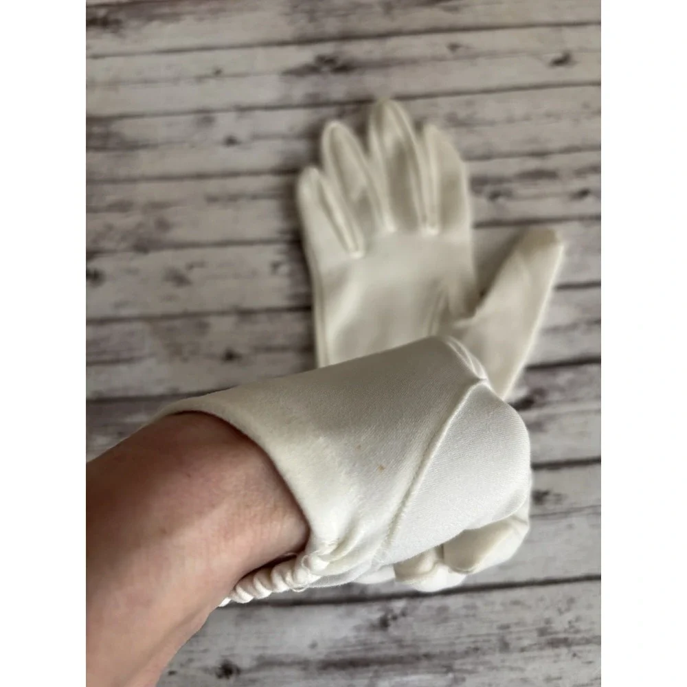Vintage 1950s White Cotton Gloves Stretch Wedding Wrist Length 9